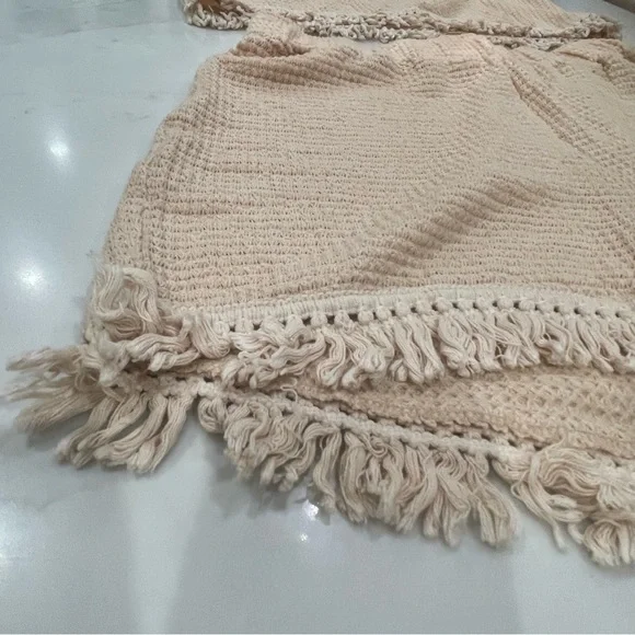 Amazon Beige Knit Fringe Tank and Shorts Set - Picture 4 of 15